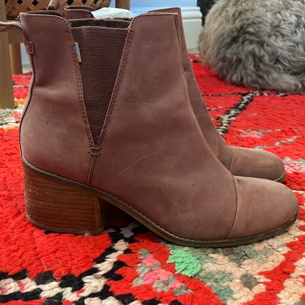 Toms leather pull on boots W10